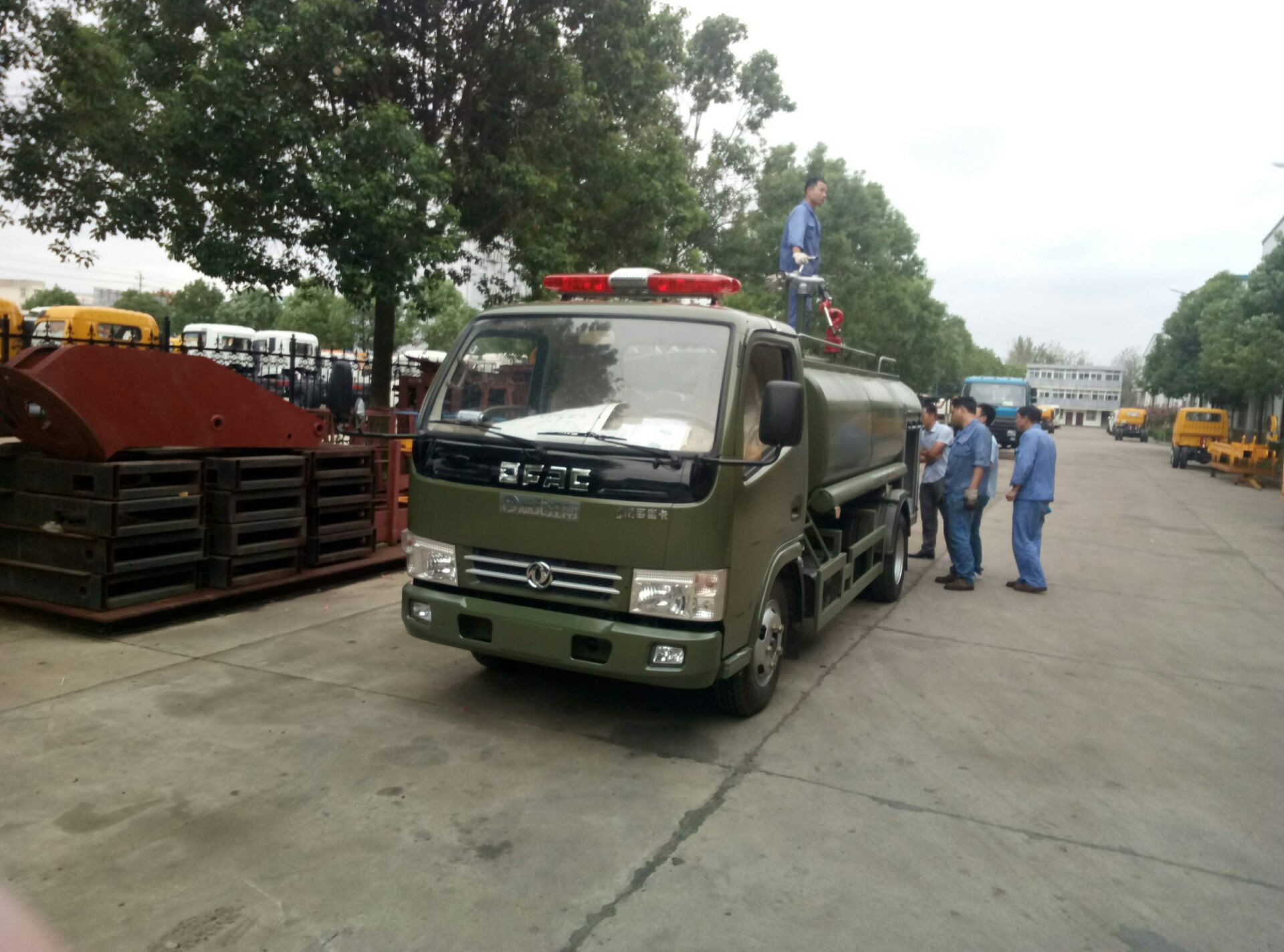 東風(fēng)消防車(chē)